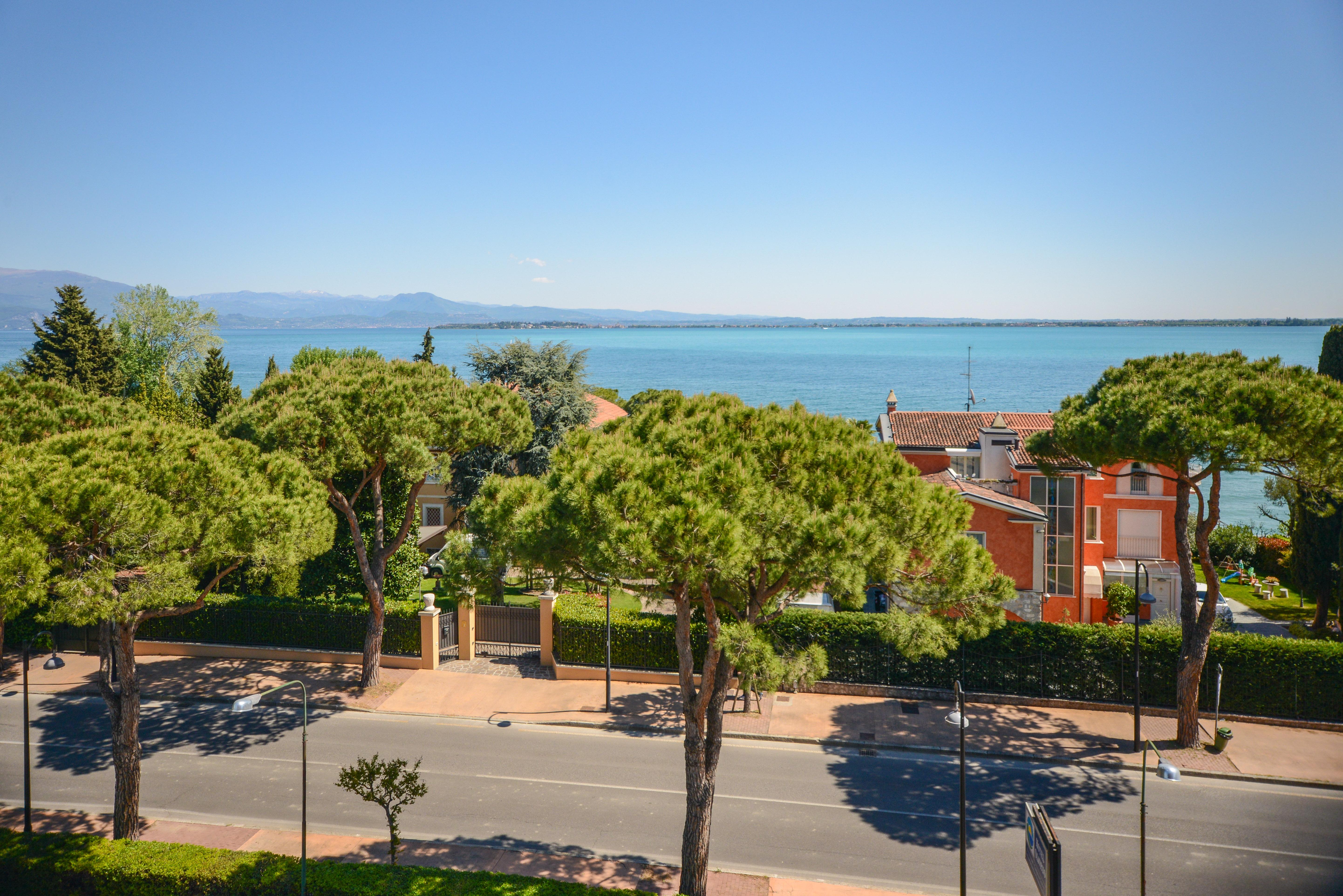Hotel Oliveto Desenzano del Garda Exterior foto