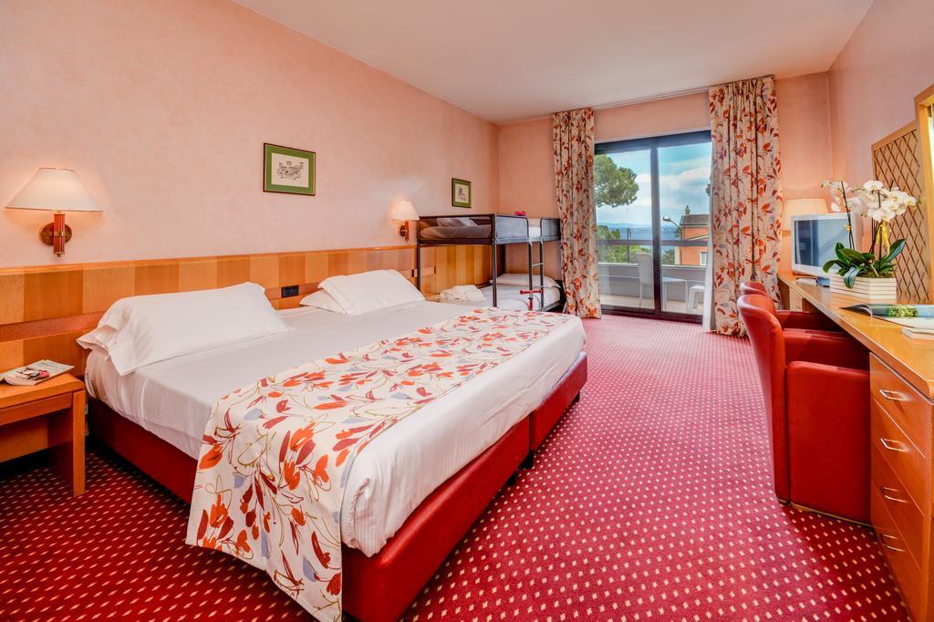 Hotel Oliveto Desenzano del Garda Exterior foto