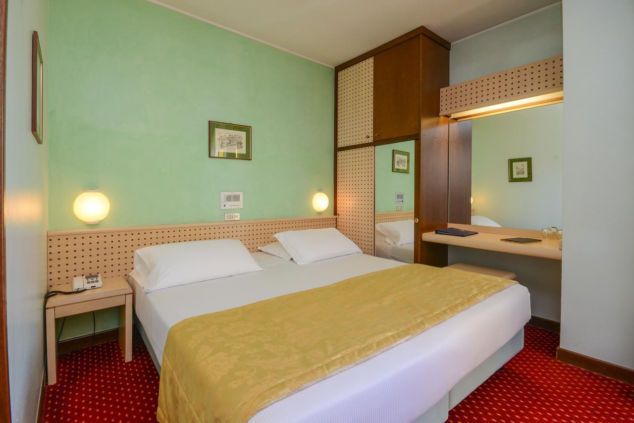 Hotel Oliveto Desenzano del Garda Exterior foto